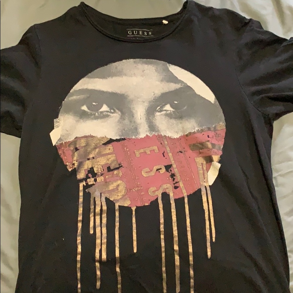 T-Shirt by Guess